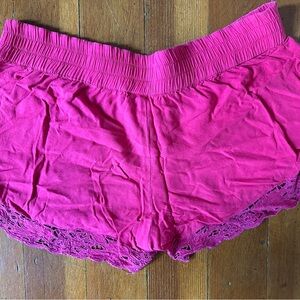 Women's rayon magenta Shorts